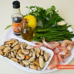 Ингредиенты для жаркого из морепродуктов и спаржи