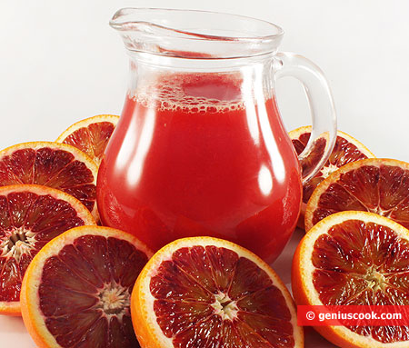 Красные апельсины и сок