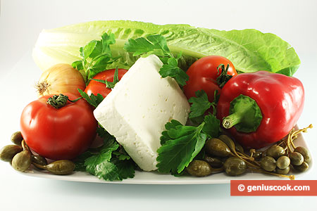 Ингредиенты для греческого салата с каперсами