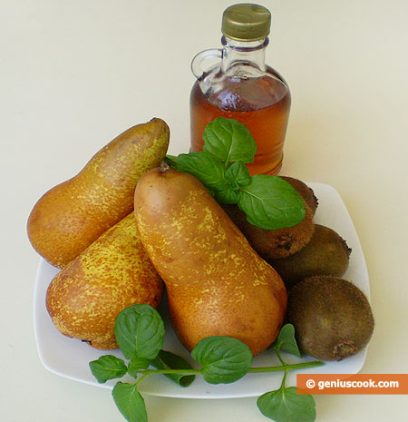 Ингредиенты для салата с кленовым сиропом и грушами