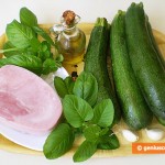 Ингредиенты для салата с цуккини гриль, ветчиной и мятой