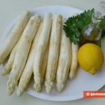 Ингредиенты для отварной спаржи с маслом и лимоном