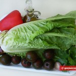 Ингредиенты для салата с чёрными помидорами