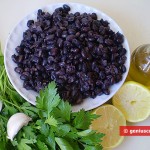 Ингредиенты для салата из чёрной фасоли