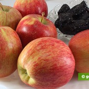 Ингредиенты для яблок с черносливом