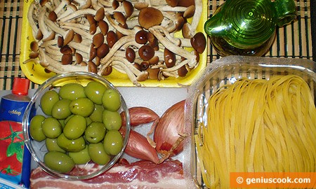 Ингредиенты для Тальятелле с панчеттной, грибами и оливками