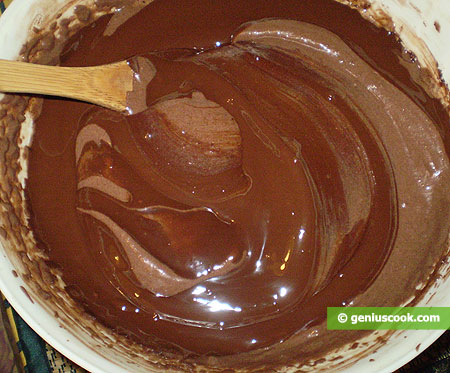 Соединяем крем с растопленным шоколадом